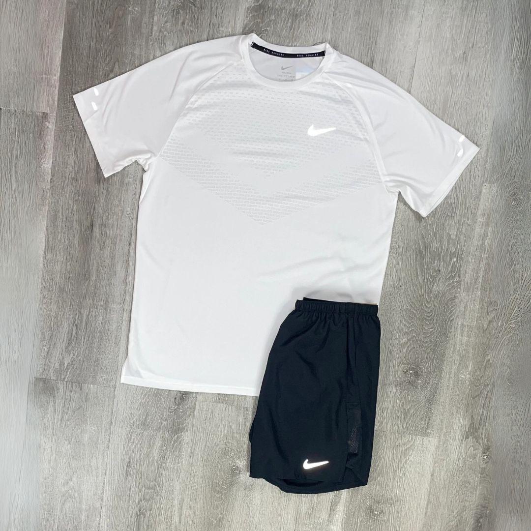Nike White Strike ADV T-Shirt Set