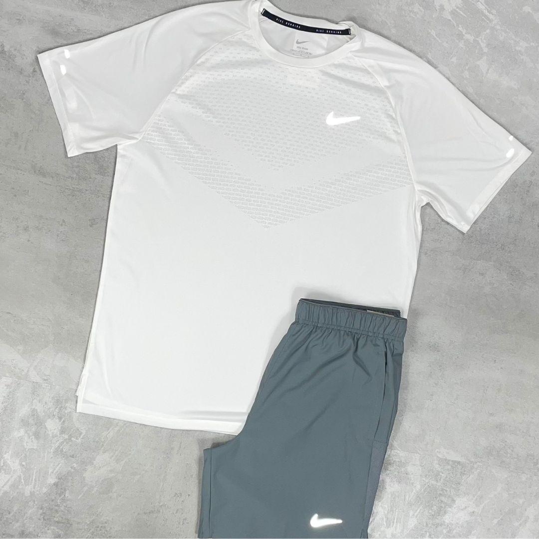 Nike White Strike ADV T-Shirt Set