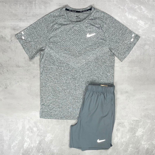 Nike 'Smoke Grey' Strike ADV T-Shirt Set