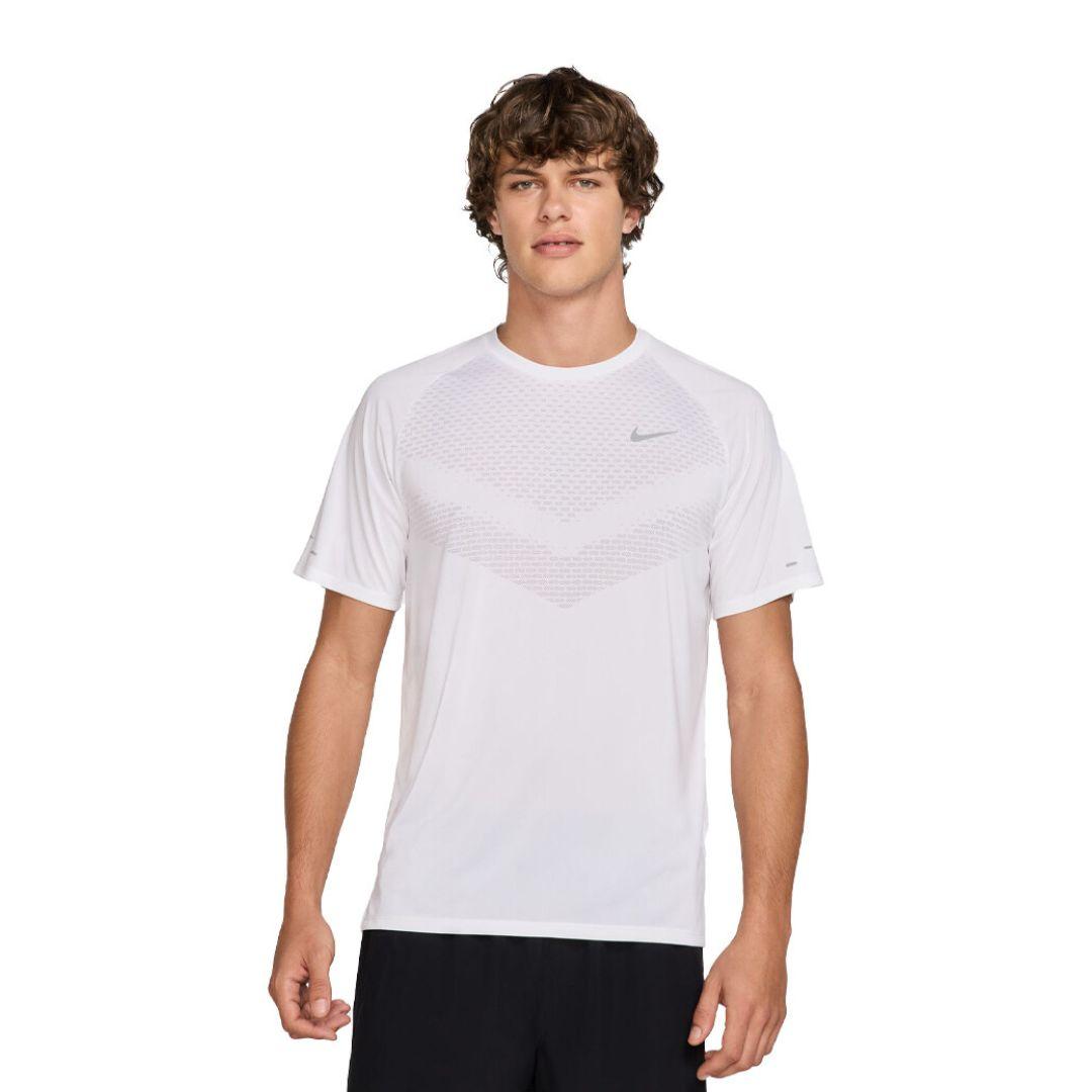 Nike White Strike ADV T-Shirt Set