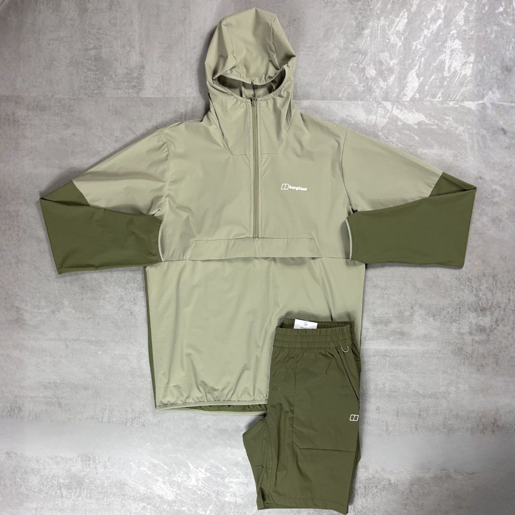 Berghaus 'Dark Green' Wandermoor Windrunner Set